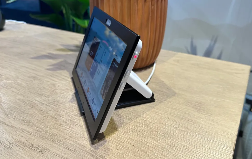 OMNI Echo Hub - Interactive Smart Home Dashboard